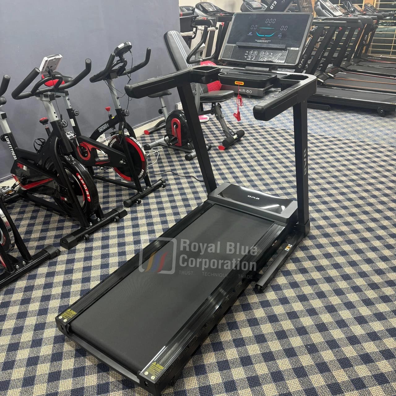 Oma 7418EA Motorized Treadmill (2024) image  thumbnail 2