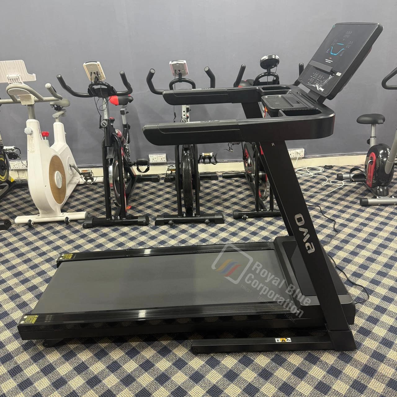 Oma 7418EA Motorized Treadmill (2024) image  thumbnail 4