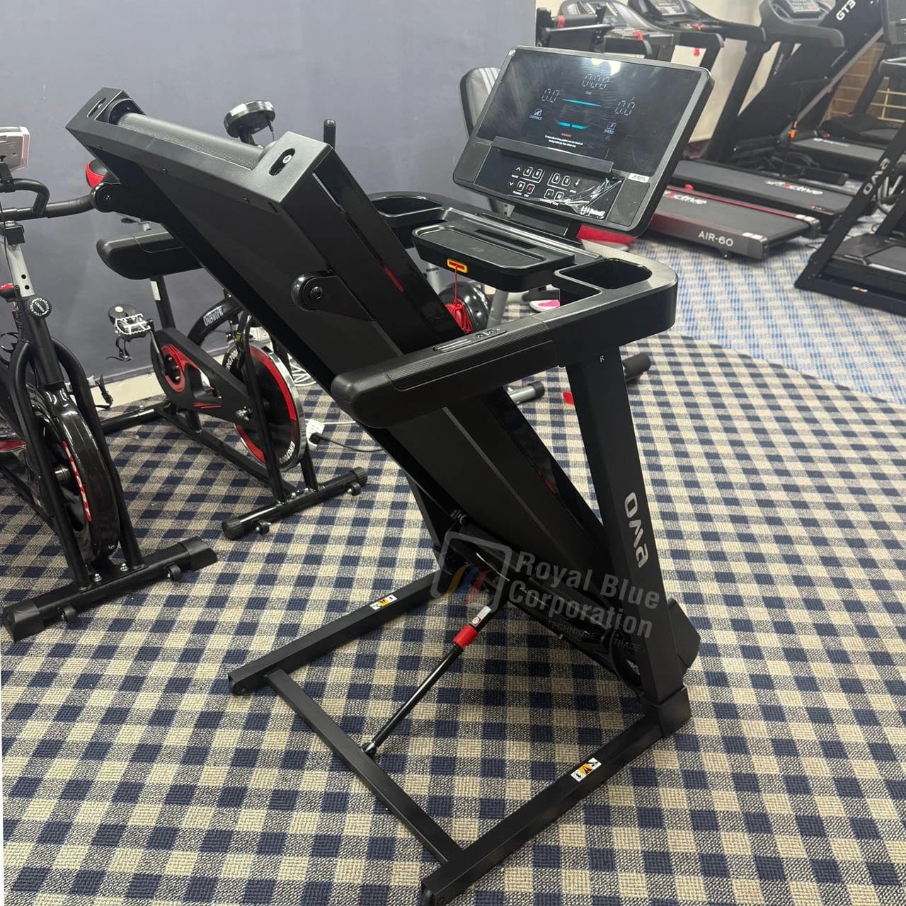 Oma 7418EA Motorized Treadmill (2024) image  thumbnail 5